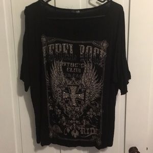 Loose fitted t shirt with rock decals